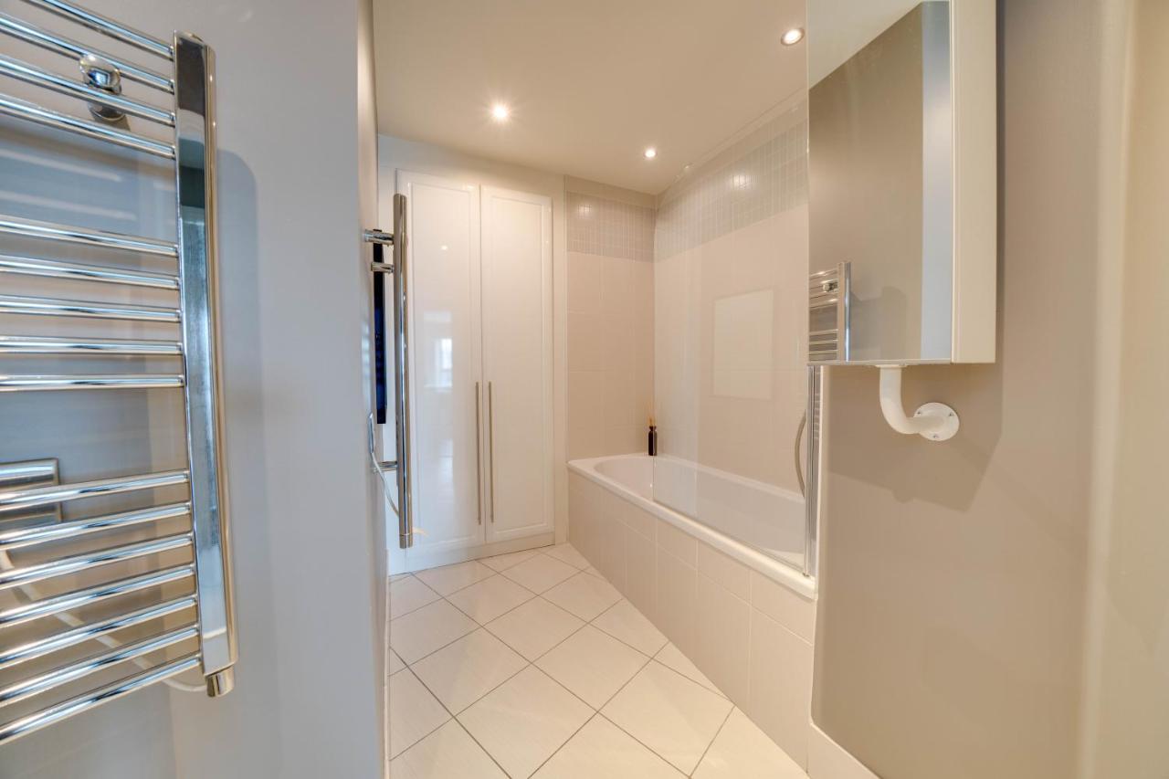 Tallest Building In The City Centre Sleeps 5 Incredible City Mountain And Lagan Views Belfast Eksteriør bilde