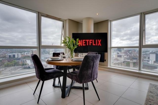 Tallest Building In The City Centre Sleeps 5 Incredible City Mountain And Lagan Views Belfast Eksteriør bilde