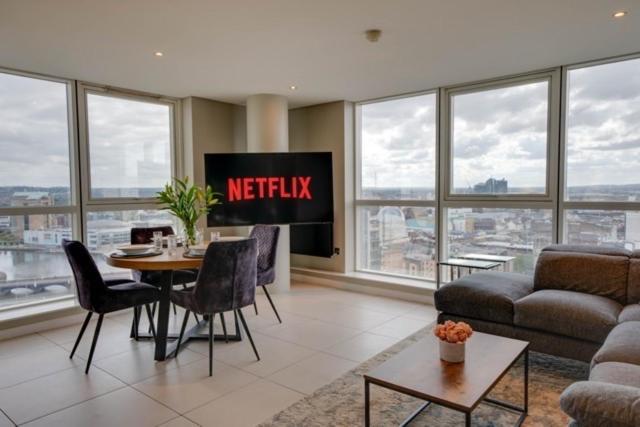 Tallest Building In The City Centre Sleeps 5 Incredible City Mountain And Lagan Views Belfast Eksteriør bilde